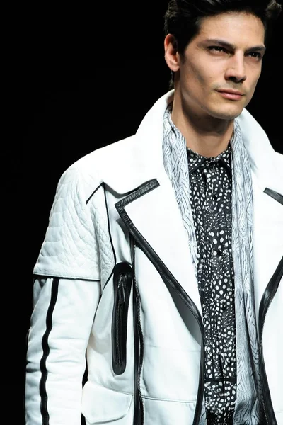 Look 23